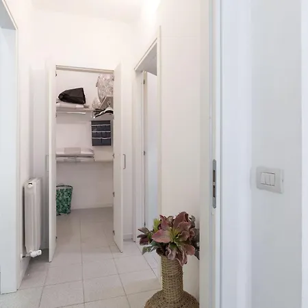 Italian Experience-la Rondine Apartment *