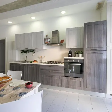 Italian Experience-la Rondine アパート ポルト・レカナーティ